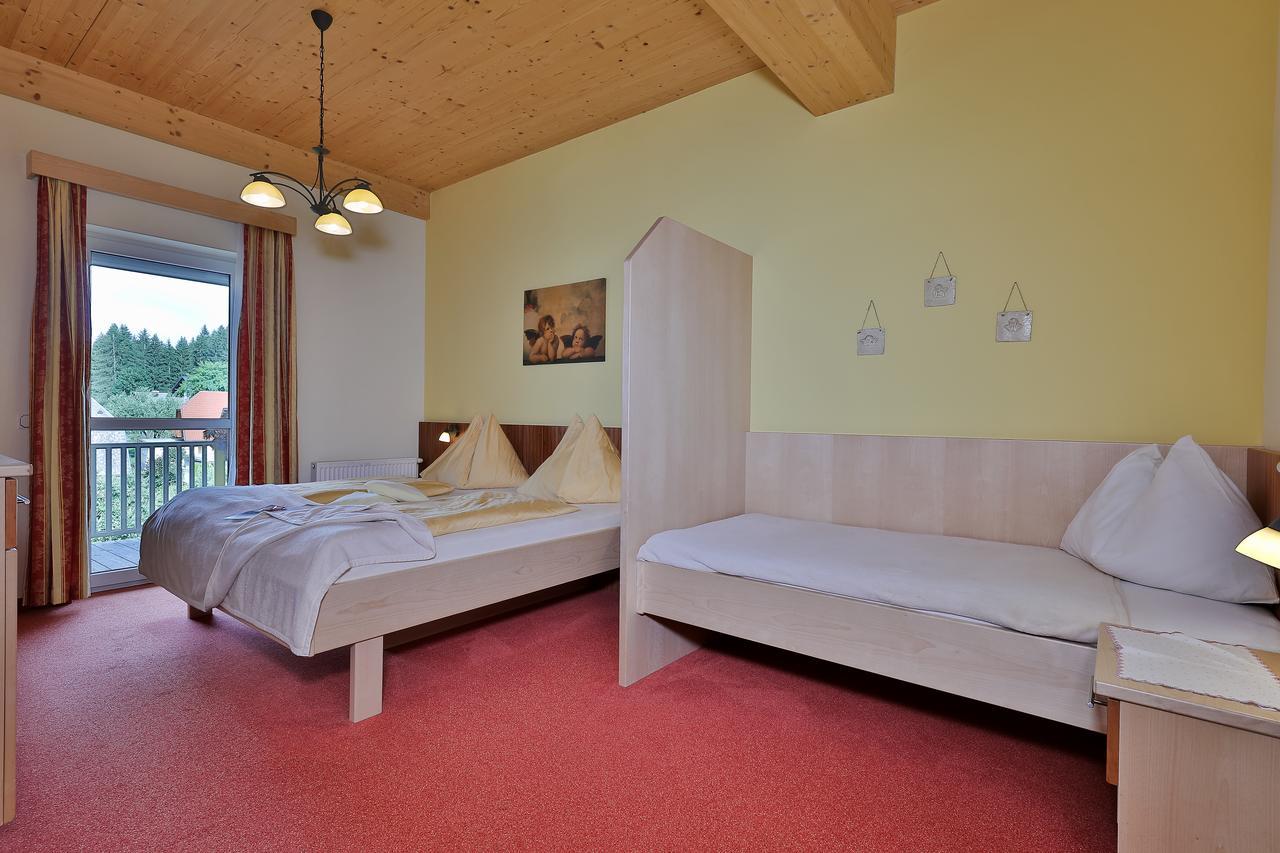 Garni Zerza Hotel Tröpolach